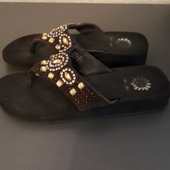 Yellow Box Shoes | Yellowbox Brown Flip Flops Size 6 | Poshmark